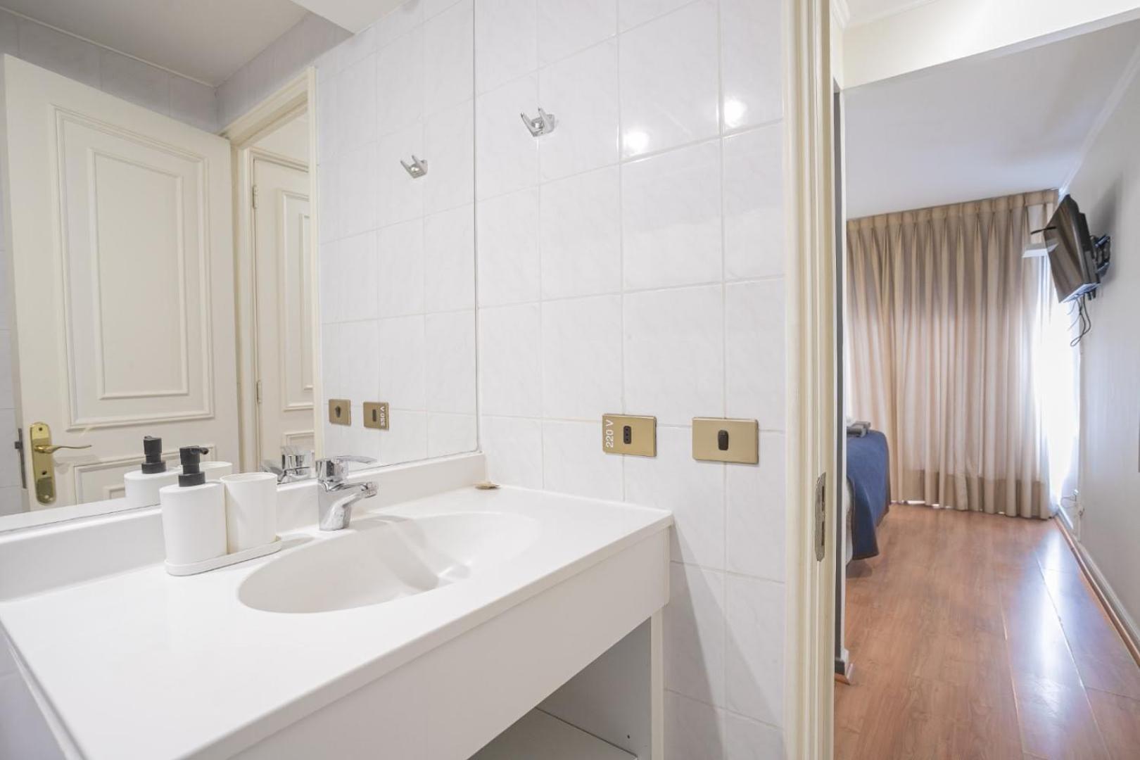 Modern And With View Of The Costanera Center *